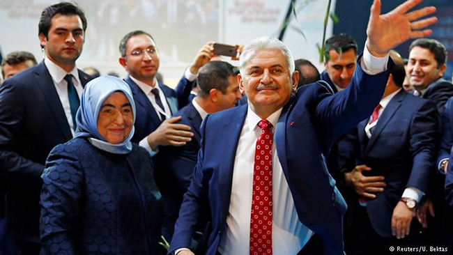 بن علي ييلدريم به رياست حزب عدالت و توسعه ترکيه انتخاب شد